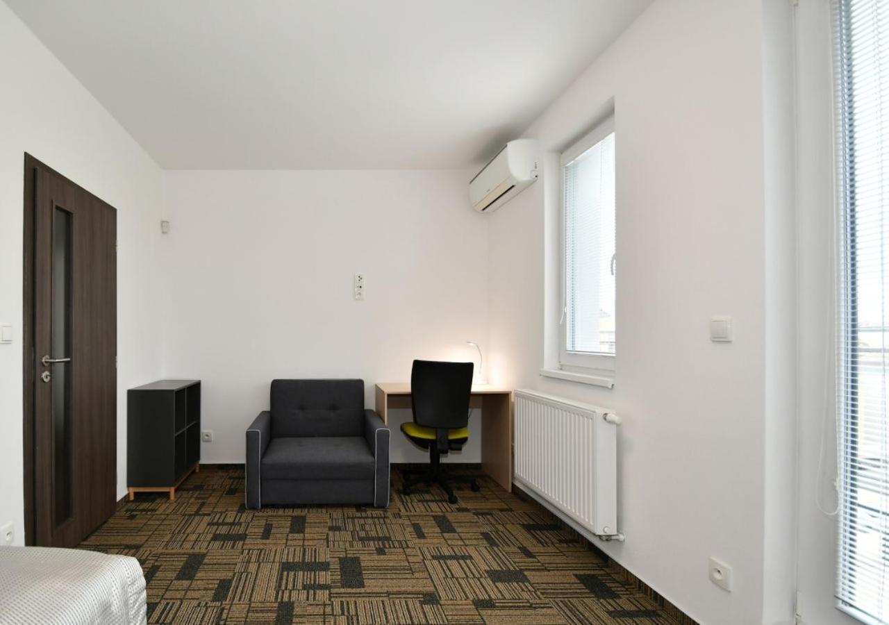 Efi Palace Hotel Brno Ngoại thất bức ảnh