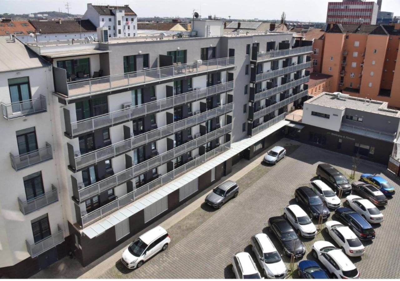 Efi Palace Hotel Brno Ngoại thất bức ảnh