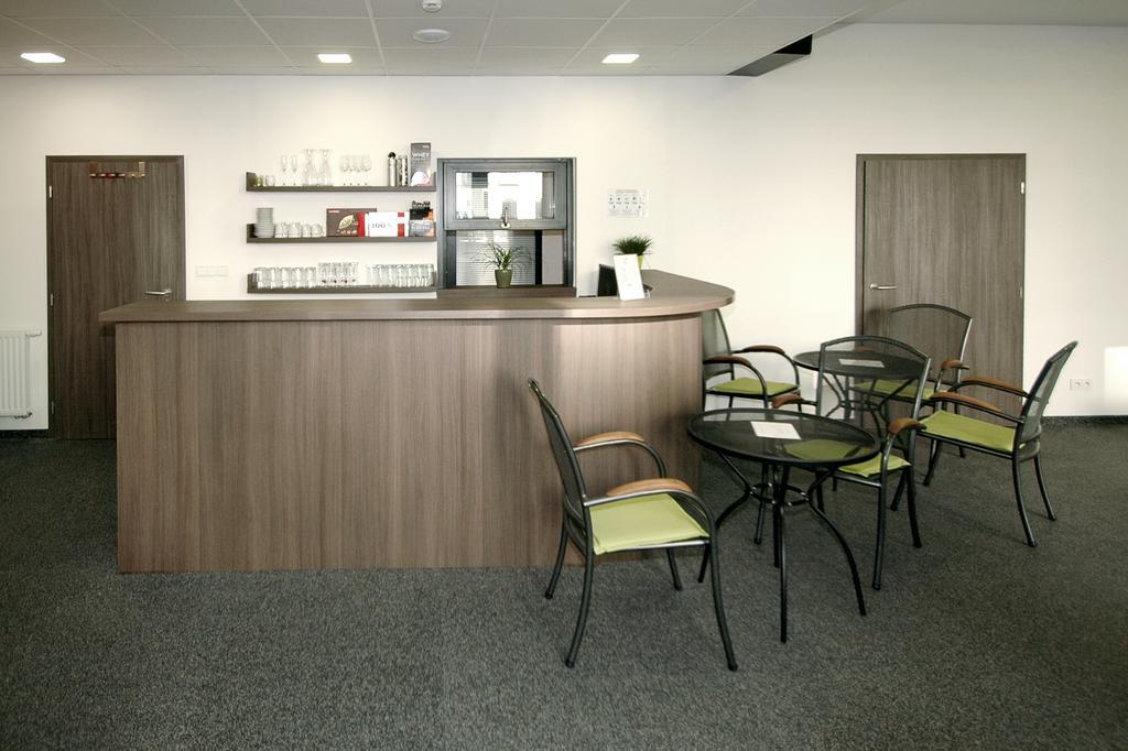 Efi Palace Hotel Brno Ngoại thất bức ảnh