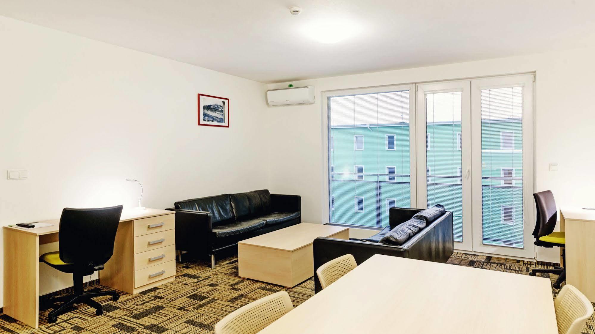 Efi Palace Hotel Brno Ngoại thất bức ảnh