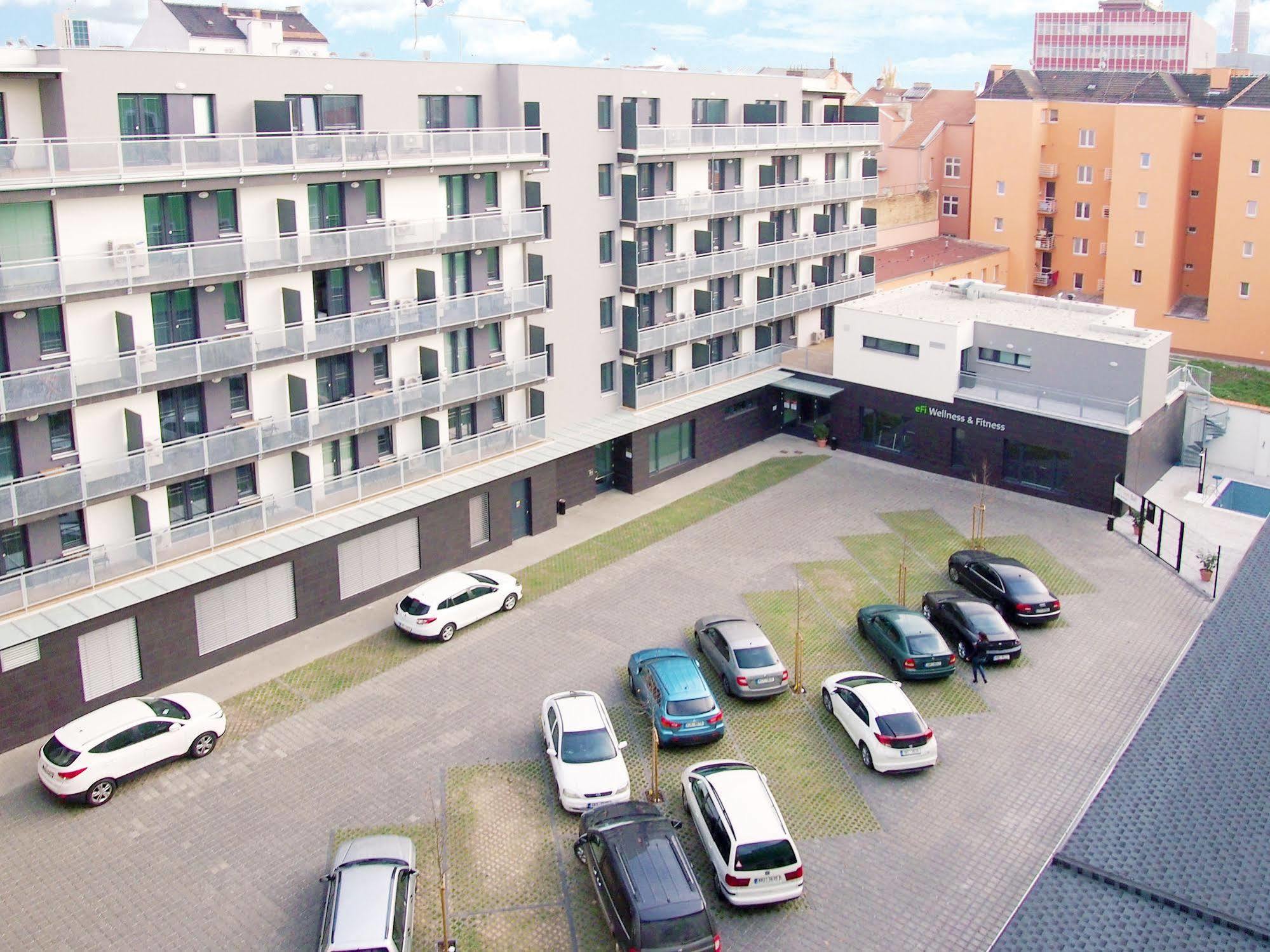 Efi Palace Hotel Brno Ngoại thất bức ảnh
